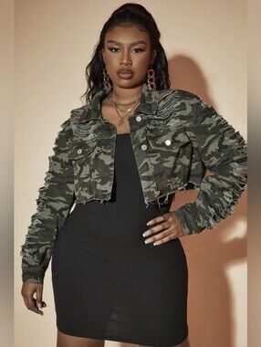 Shein Curve Women's 2XL Camouflage Jacket Green Cropped Front Frayed Distressed.